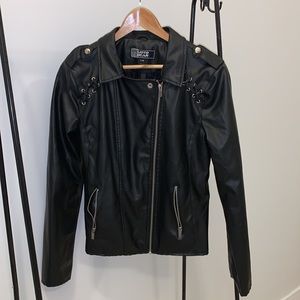 Leather Jacket size L. Never worn. 10/10 Condition.